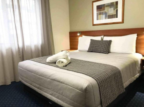 Гостиница Ventura Inn & Suites Hamilton  Хэмилтон